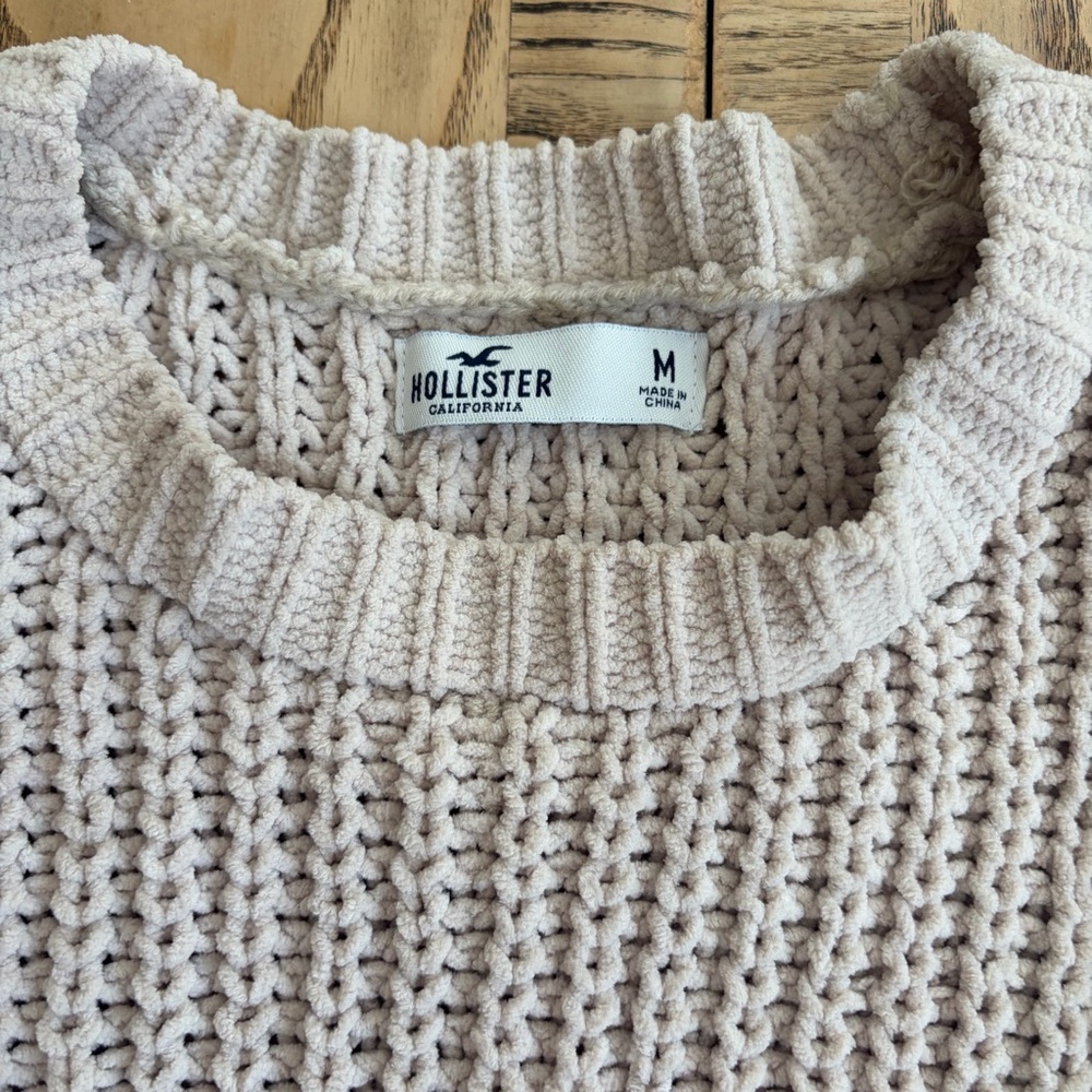 Hollister Vintage-Inspired Cable Knit Scoop Neck Sweater in Light Blush - Picture 9 of 10